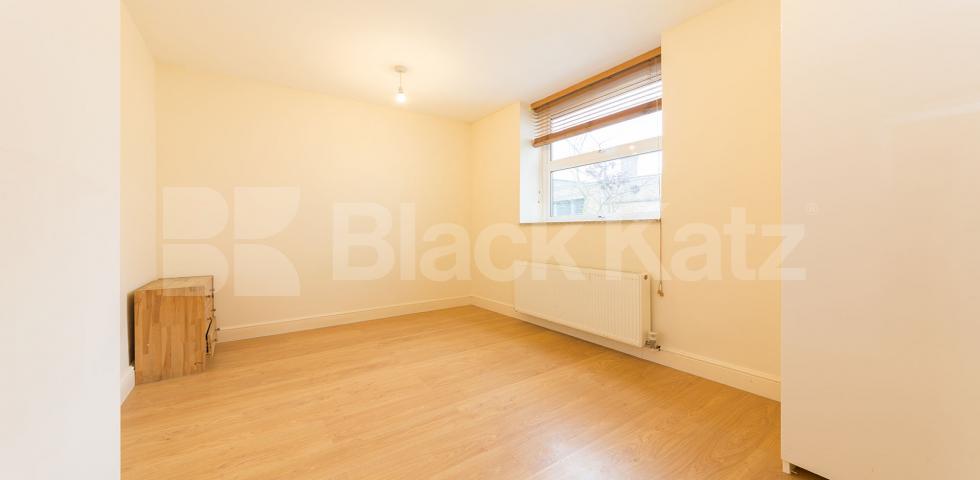 			Great 2 Bed Property !, 2 Bedroom, 1 bath, 1 reception Flat			 High street, Hornsey/Crouch End